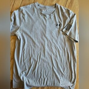 Under Armour Men's Light Gray Short Sleeve Tee